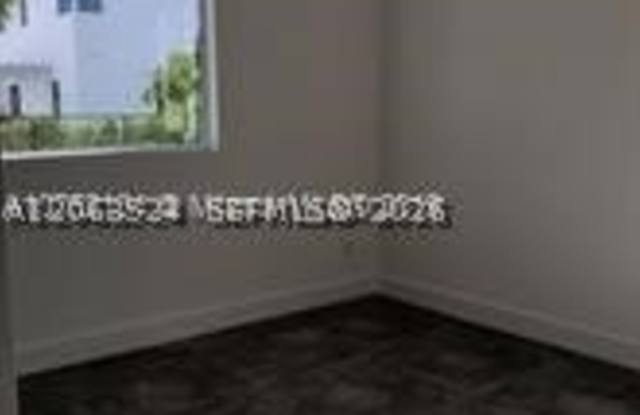 10125 NW 75 terr Gallery 4