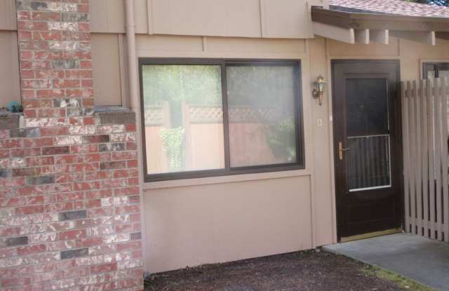 Steilacoom Gardens, 2 bedroom, 1 bath Townhome Style Condo. photos photos