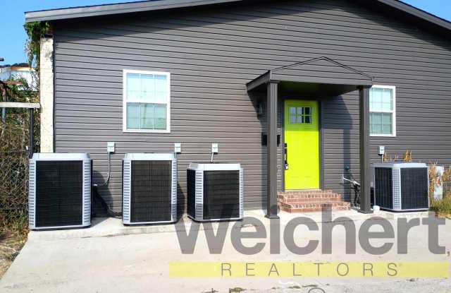 Stylish Downtown 2-Bedroom with Modern Updates photos photos