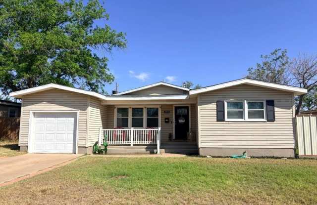 2511 Beechwood St photos photos