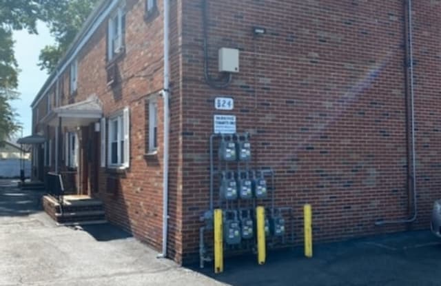 824 Bayway Ave - 824 Bayway Circle, Elizabeth, NJ 07202
