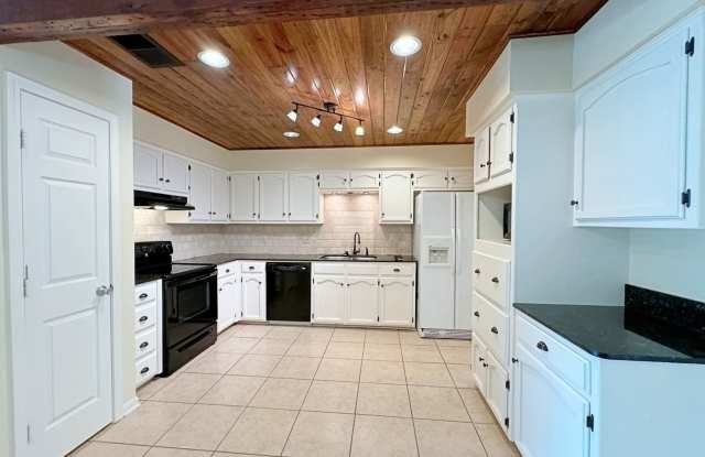 Custom Remodeled Townhome off Jefferson Hwy photos photos