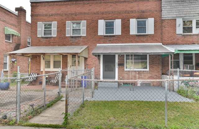 3 Bedroom with Parking on Berryhill - 2326 Berryhill Street, Harrisburg, PA 17104