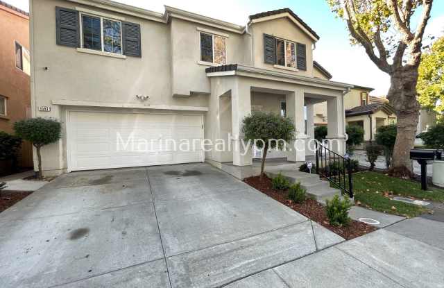 5 Bedroom 2.5 Bath Two Story House photos photos