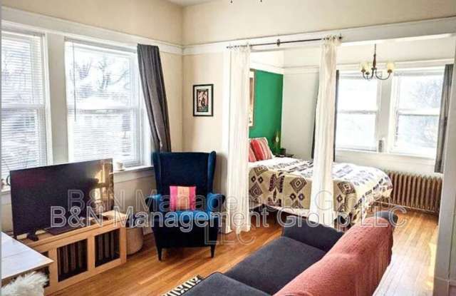 1061 W. Dakin photos photos