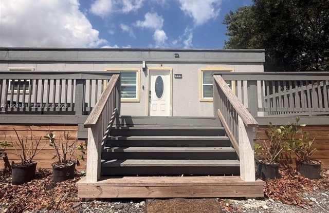 820 N Trebol St photos photos