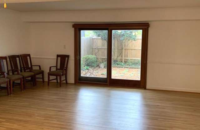 7656 TIVERTON DRIVE Gallery 4