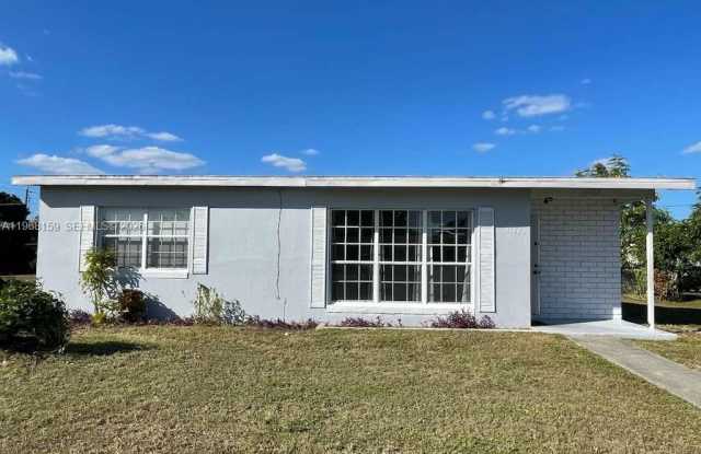 21882 Haines  Ave photos photos