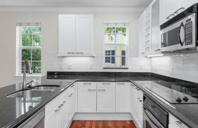 310 Tuxedo Lane Gallery 4