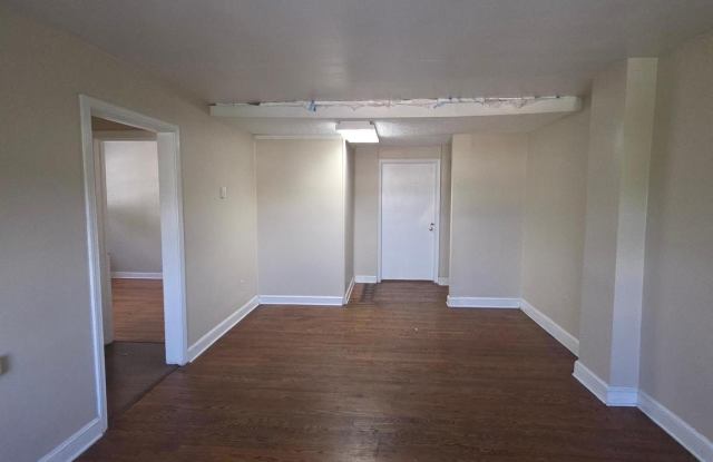 9863 MAIN Street Gallery 4