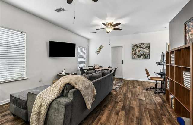 5518 WILTON Drive Gallery 4