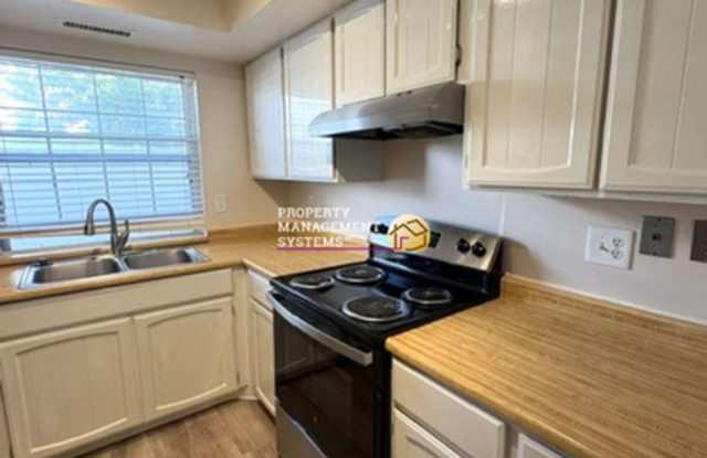 3 Bedroom Townhome in Millcreek Gallery 4