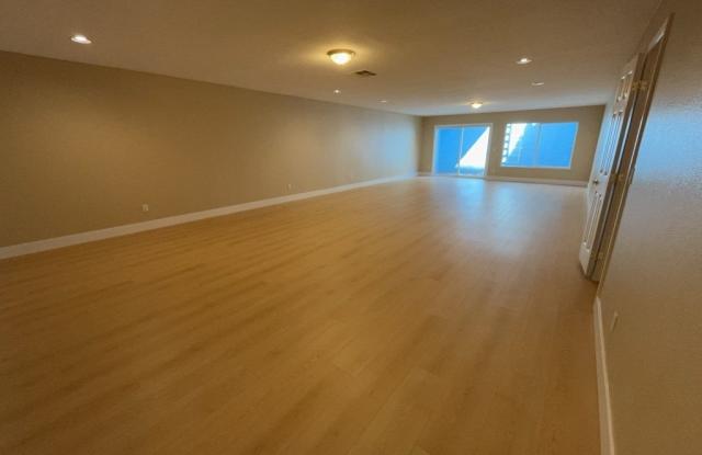 11155 Grants Landing Gallery 2