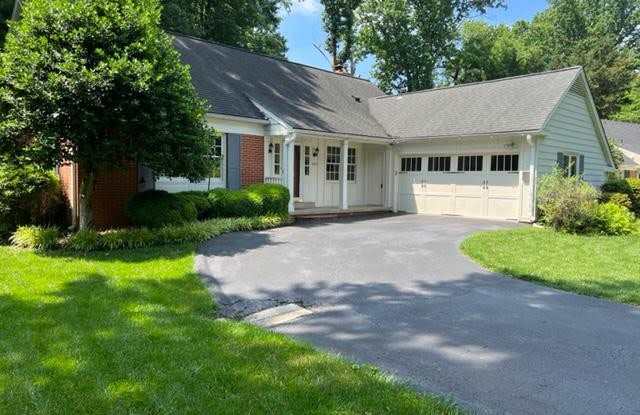 8303 GUINEVERE DR Gallery 2
