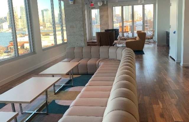 1701 Lincoln Harbor 1B Gallery 3