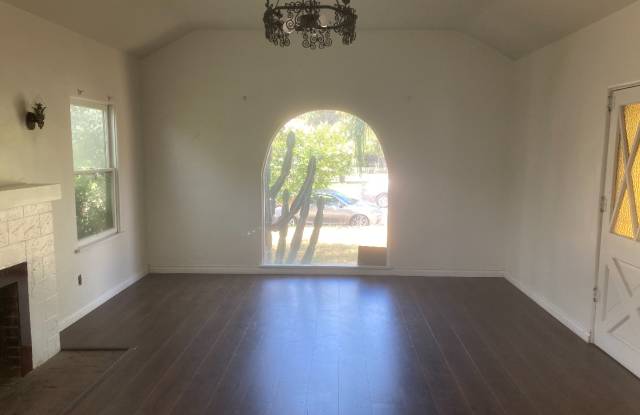 3389 North Mountain View Avenue photos photos
