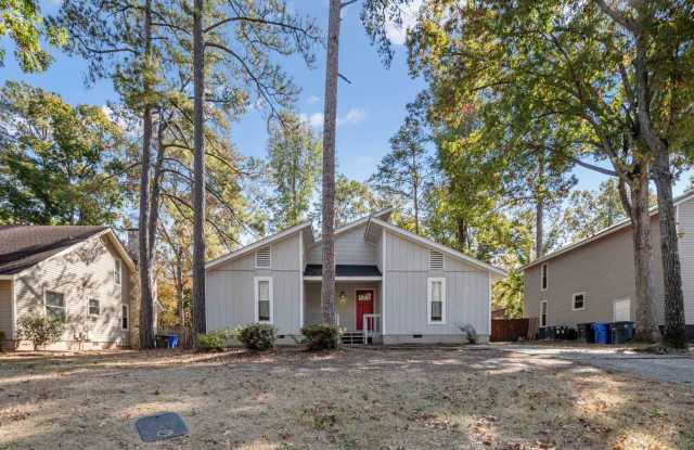 Welcome Home to 326 Whipple Tree Lane in Fayetteville, NC! Gallery 1