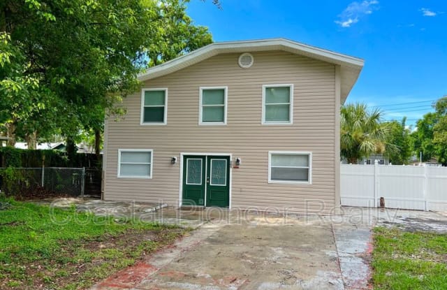 305 E Hanna Ave photos photos
