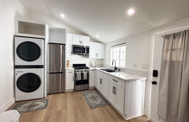 19322 Cohasset St. Gallery 4