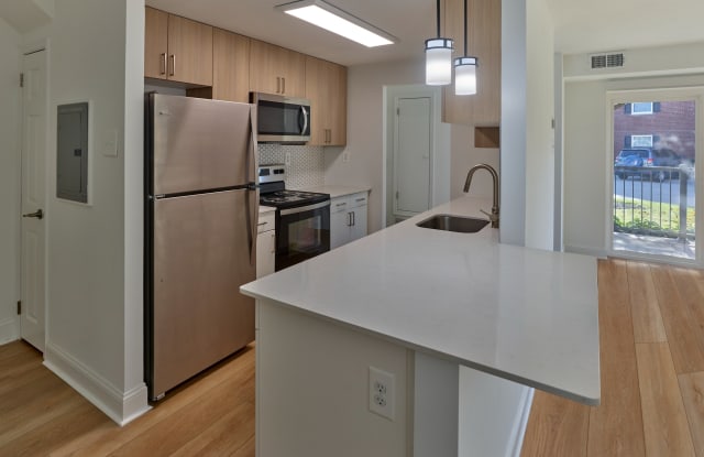 Delmont Apartments photos photos