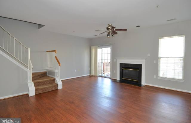 1208 NEEDHAM COURT Gallery 2
