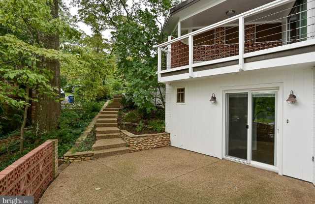 3621 STANFORD CIRCLE - 3621 Stanford Circle, Lake Barcroft, VA 22041