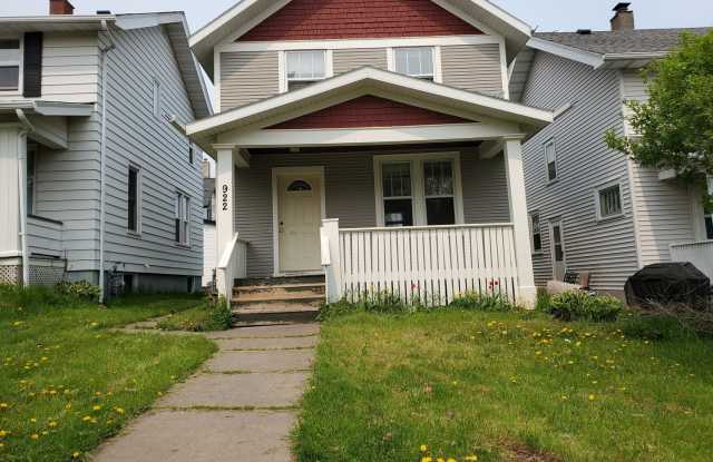 AVAILABLE AUGUST - Welcoming 3 Bed 1 Bath photos photos