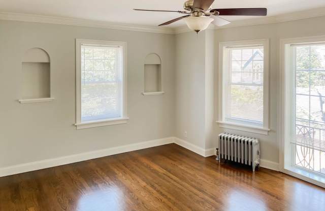 4836 N. Paulina Apt. Gallery 1