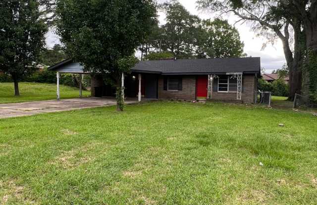 Coming Soon! Full remodeled large 3 bed/ 2 bath with 2 living areas! photos photos