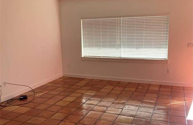 1200 Enfield Rd Apt 206 Gallery 4