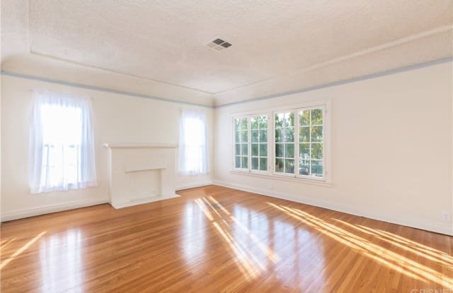 1042 S Orange Drive - 1042 South Orange Drive, Los Angeles, CA 90019