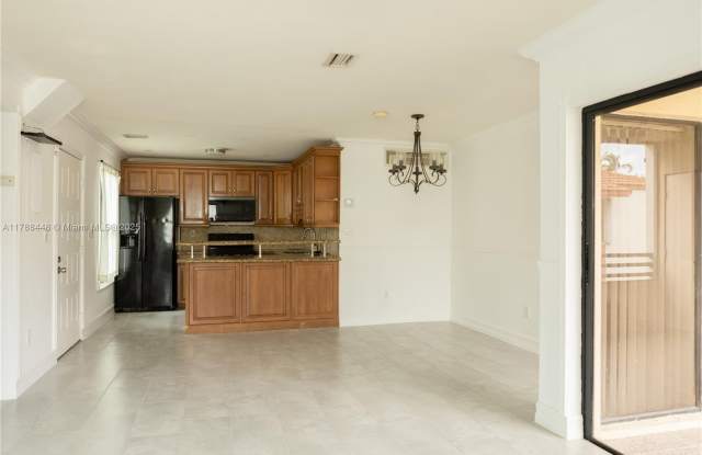 1096 N Hiatus Rd photos photos