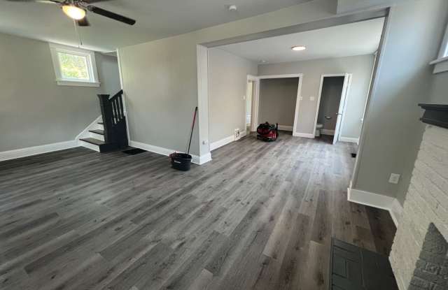 Gorgeous oversized 4 bedroom! Gallery 3