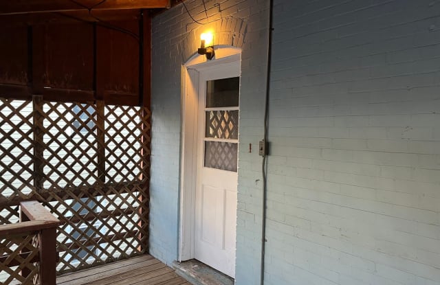 900 e 7th st. - 900 East 7th Street, Alton, IL 62002