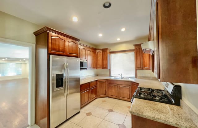 1219 N June St - 1219 North June Street, Los Angeles, CA 90038