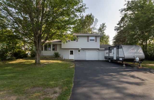 Click the “Apply Now” button or email wapmrentals@gmail.com for a prompt response. photos photos