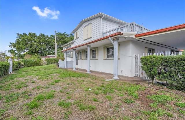 141 N Mcarthur Pkwy - 141 McArthur Parkway, Pembroke Pines, FL 33024
