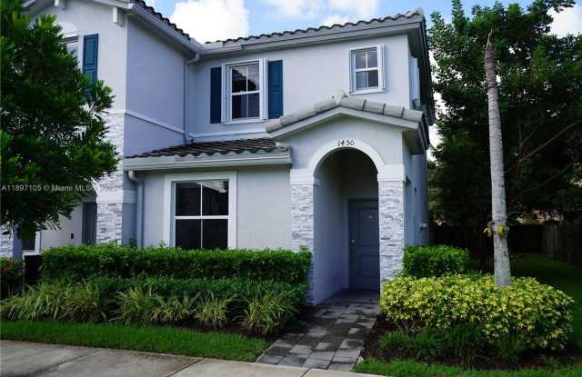 1450 SE 26th Ter photos photos