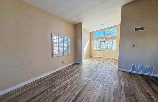 4 Bedroom Home & Private Backyard in Chula Vista! Gallery 3