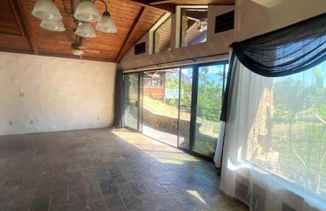 Gorgeous 2 Bedroom / 1 Bath in Waikane Gallery 3