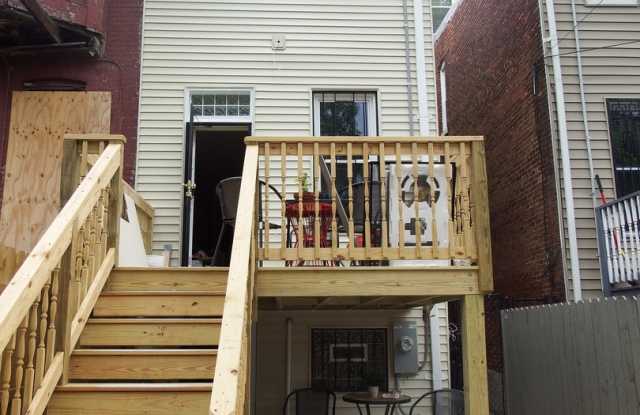 Beautiful Renovated Four bedroom Townhome photos photos