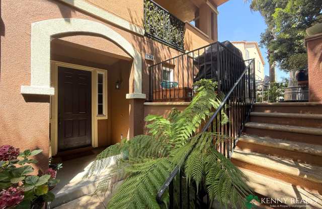 Spacious 3 bedroom, 2.5 Bathroom Condo w/ Bonus Room in South San Francisco photos photos