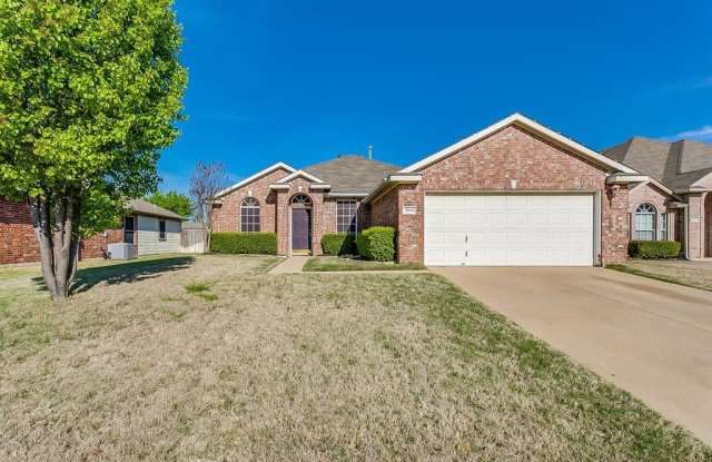 2816 Oakdale Drive - 2816 Oakdale Drive, Burleson, TX 76028