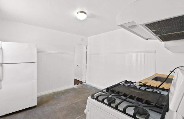 Charming 1/1 Home in Downtown Rialto for Lease! Gallery 4