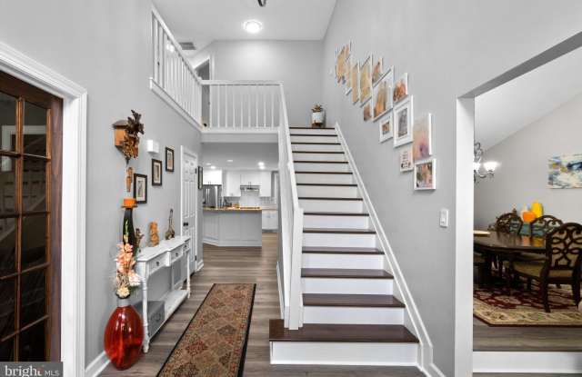 6874 CARAVAN Court Gallery 4