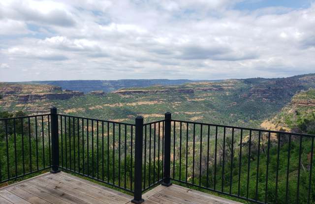 Breathtaking Paradise Retreat: Modern Home with Stunning Canyon Views and Next to Billie Park! Gallery 4