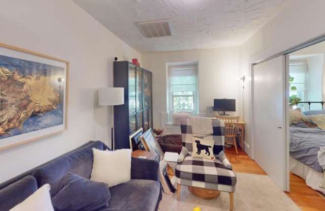 687 East 7th St. photos photos
