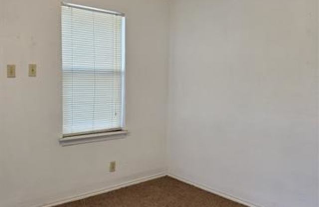 2912 Chenault Street Gallery 2