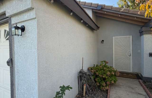 3-Bedroom Home with Pool in Tevis Ranch! Gallery 3