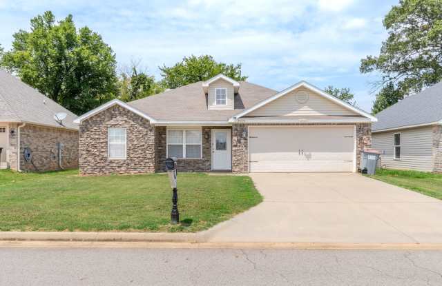 Secure Comfort: Beautiful 3 Bed, 2 Bath Home with a 2-Car Garage! photos photos